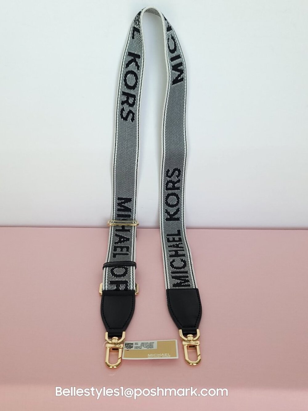 MICHAEL KORS Webbing Strap Signature Logo with Carabiner Clip-Black/White⭐